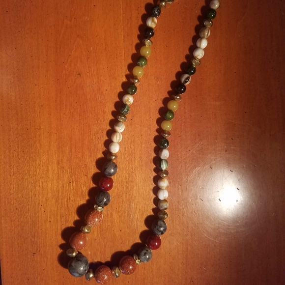 Sparkling Beaded Necklace - Picture 3 of 5